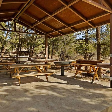 Steel Pine Lodge A Rustic Mountain Retreat Views Baldwin Lake Exterior photo