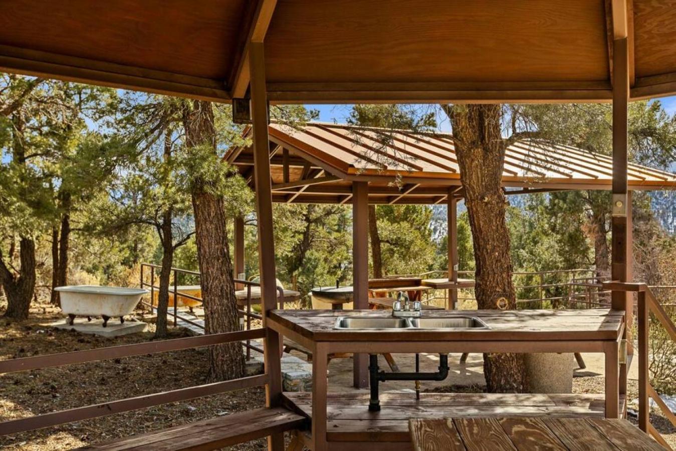 Steel Pine Lodge A Rustic Mountain Retreat Views Baldwin Lake Exterior photo