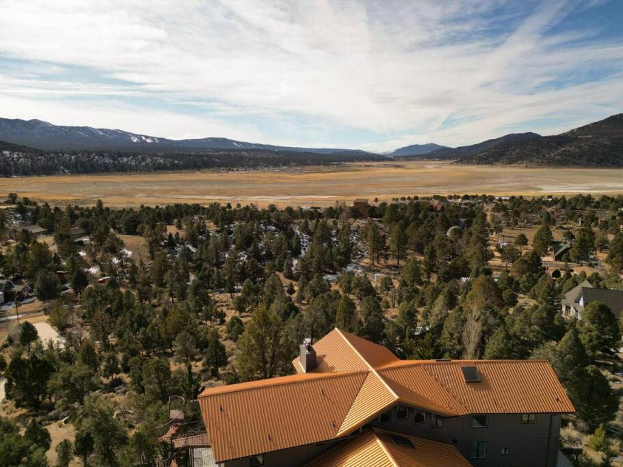 Steel Pine Lodge A Rustic Mountain Retreat Views Baldwin Lake Exterior photo