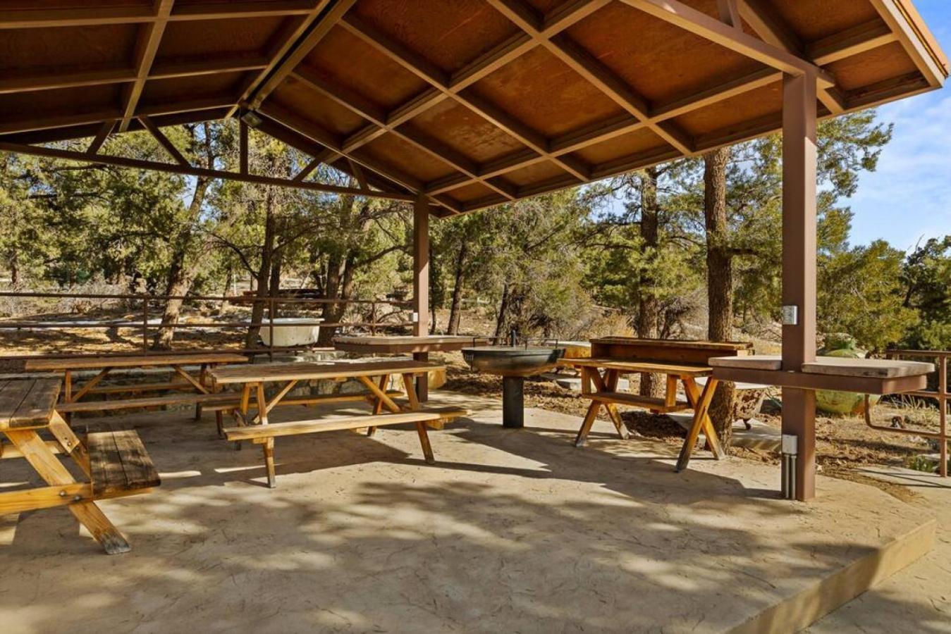 Steel Pine Lodge A Rustic Mountain Retreat Views Baldwin Lake Exterior photo