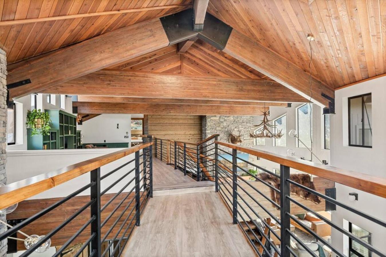 Steel Pine Lodge A Rustic Mountain Retreat Views Baldwin Lake Exterior photo