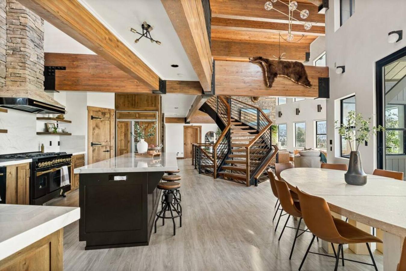 Steel Pine Lodge A Rustic Mountain Retreat Views Baldwin Lake Exterior photo
